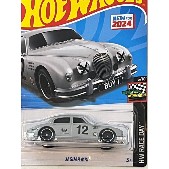 Hot Wheels Jaguar MK1 HW Race Day 2024 Gray Collector Car 127/250 - Picture 4 of 7